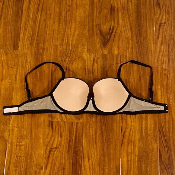 Victoria’s Secret padded black lace demi bra - Picture 2 of 9